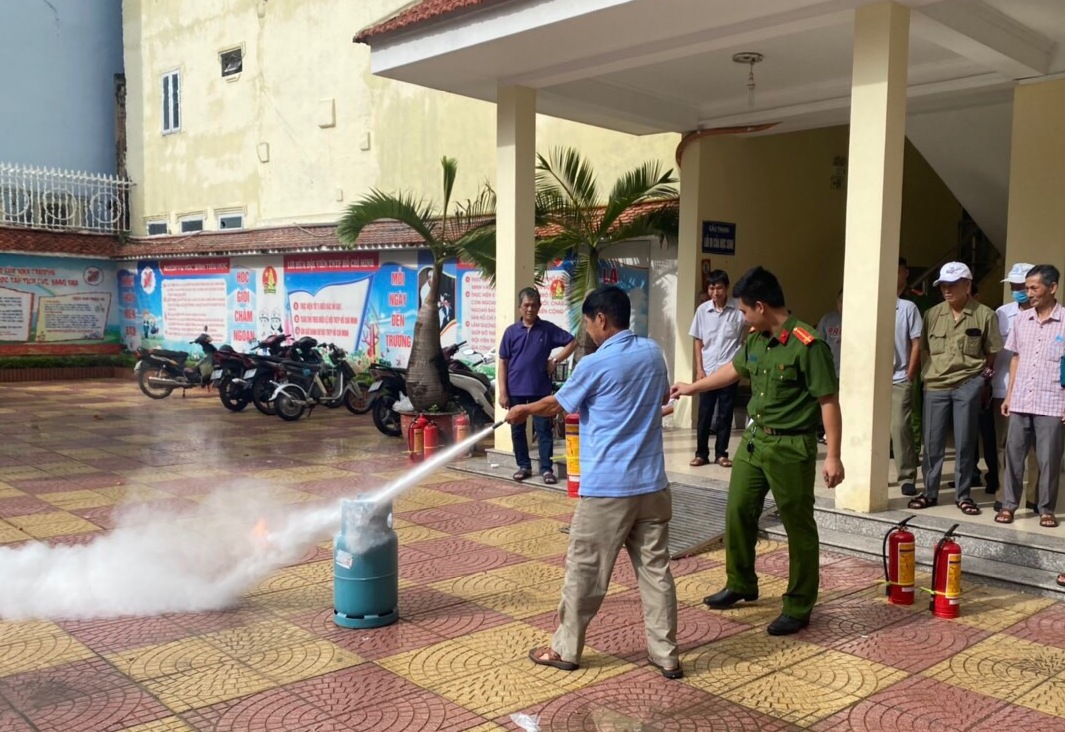 Công an quận Hồng Bàng: Tổ chức  tuyên truyền, phổ biến kiến thức pháp luật PCCC tại TDP Lý Thường Kiệt (phường Phan Bội Châu)